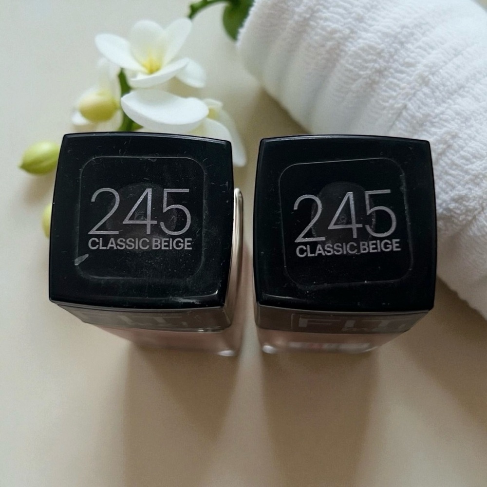 2x Maybelline Fit Me Liquid Foundation 245 Classic Beige - Dewy + Smooth SPF 18 - Picture 3 of 3
